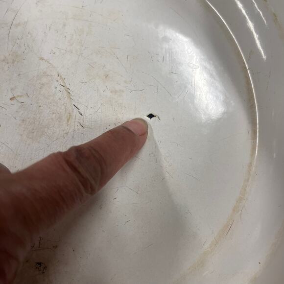 Vintage 70’s Enameled Cast Iron Covered Pot/ Baking 9" Diameter Granny Cottage - Picture 9 of 14